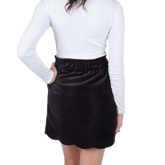 Lauren James Size Medium Black Velvet Mini Skirt Scalloped Hem Holiday Festive - Picture 2 of 8